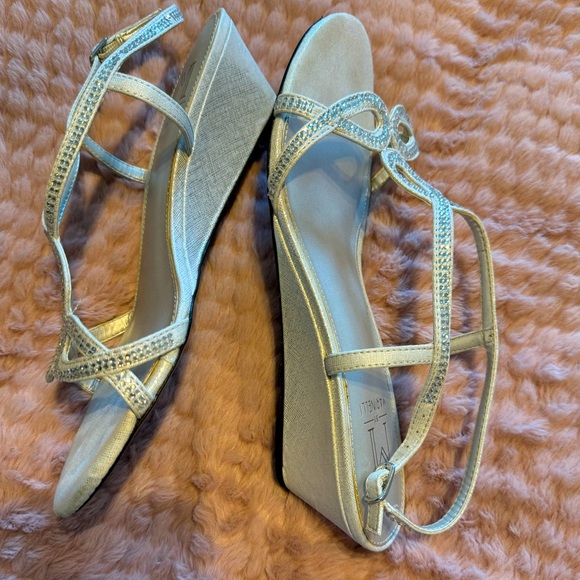 M By Marinelli Low Wedge Sandal - Picture 2 of 2